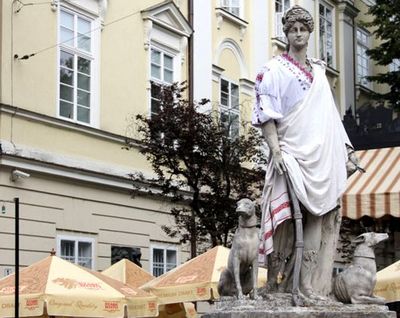 Скульптуры на львовской площади