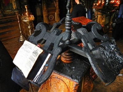 В Киеве подожгли Храм Трех Святителей