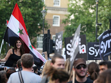 Великобритания вынуждена отложить начало военной операции в Сирии