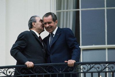 Leonid Brehnev and Richard Nixon