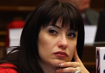 Наира Карапетян