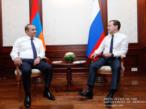 Премьеры Армении и России
