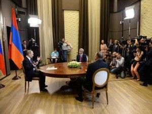 На встрече в Сочи президенты Армении, России и Азербайджана констатировали необходимость мирного решения карабахского конфликта