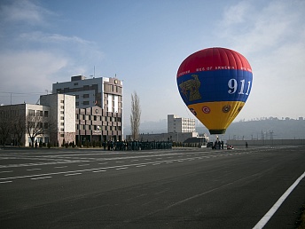911
