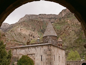 в Армении