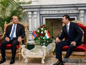 Премьеры Армении и Таджикистана