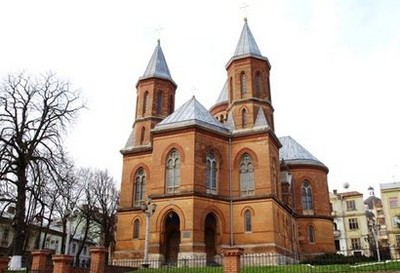 армянская церковь Святых Апостолов Петра и Павла