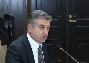 Премьер Армении