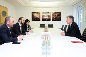 Глава МИД Армении: Для предотвращения этнической чистки в Карабахе необходимо усилить давление на Азербайджан